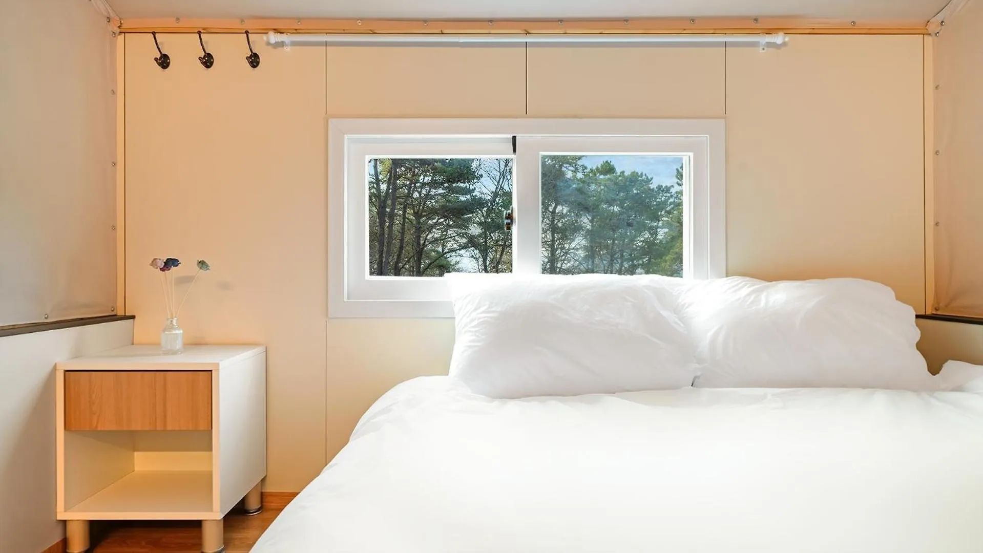 Ganghwado Haeideun Dog Glamping Hotel Incheon 0*,  South Korea